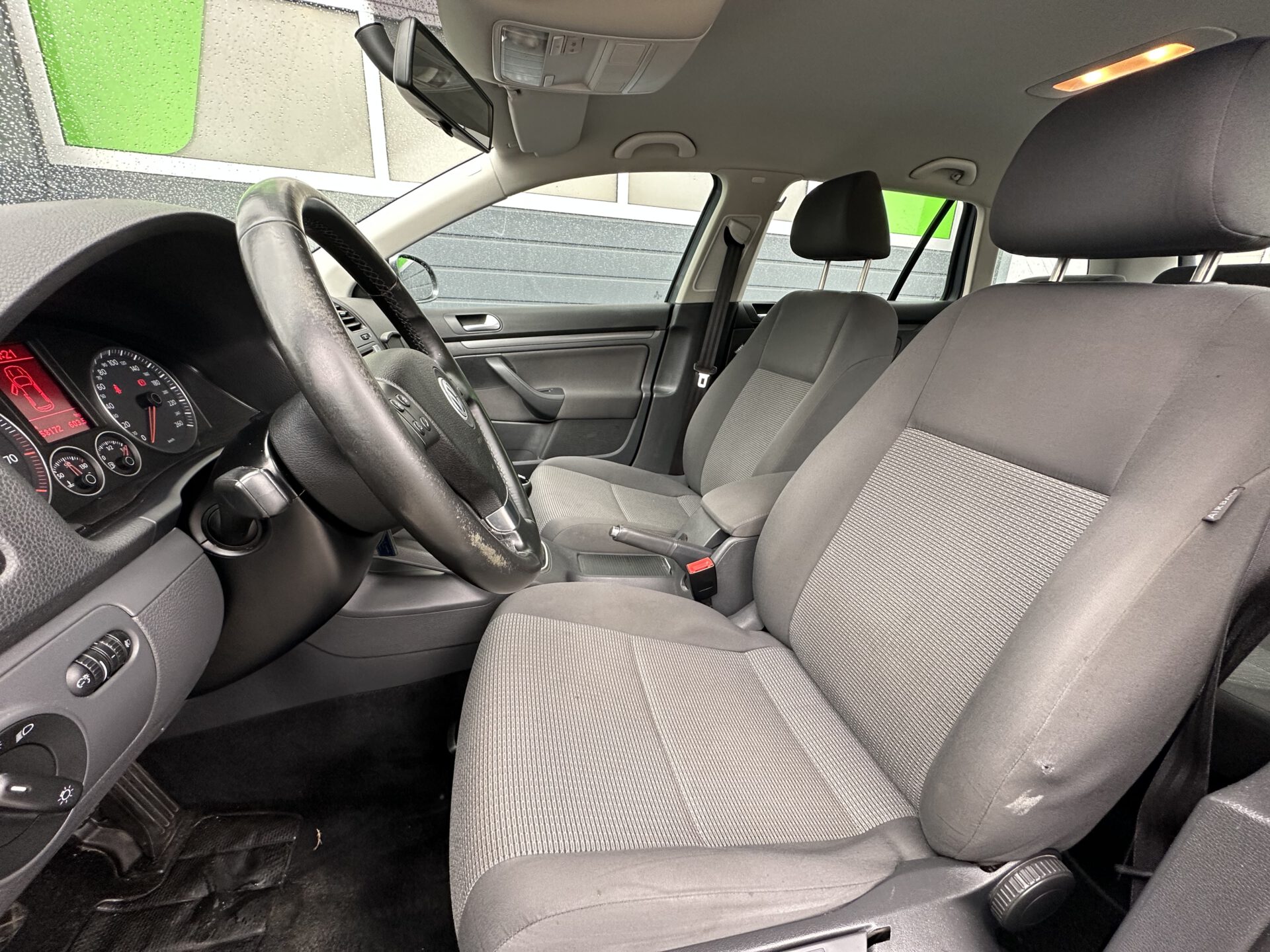 6CA692B5-AD6A-4CF2-9BA3-CC268DE0801F