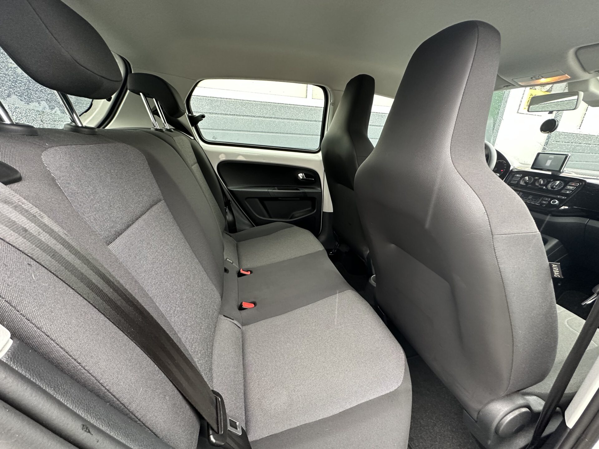 76FEBDF3-17A7-4C16-B625-A58850FBDB30