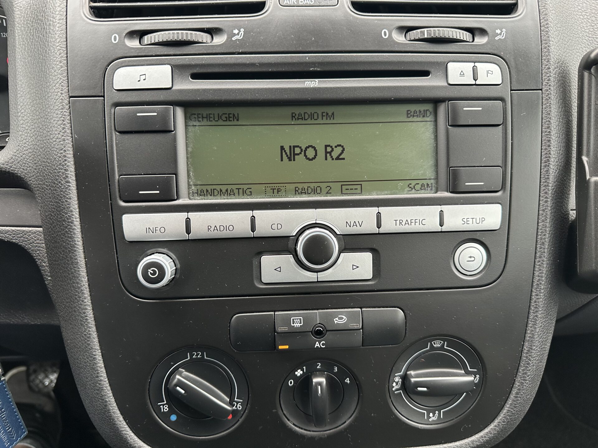 7CDDF4F0-FD33-4FF0-8366-4F87567834BE