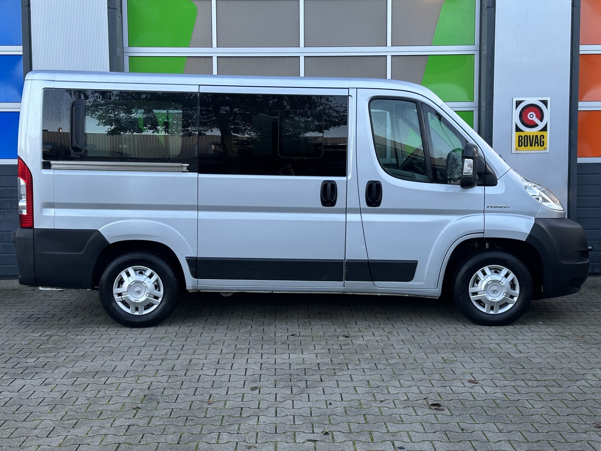 8E102FF8-3A5B-487B-B263-6CED471F3D32